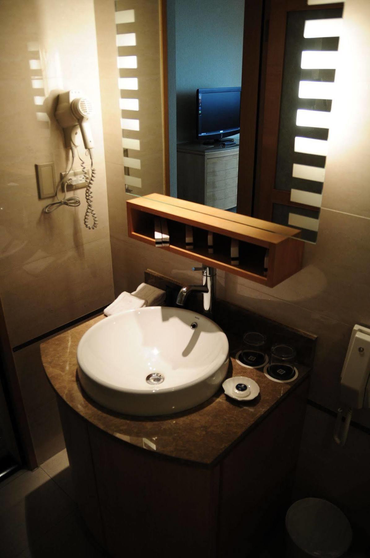 Jin Hua Hotel Luodong Extérieur photo